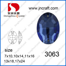Piedra de cristal ovalada de espalda plana con dos orificios (DZ-3063)